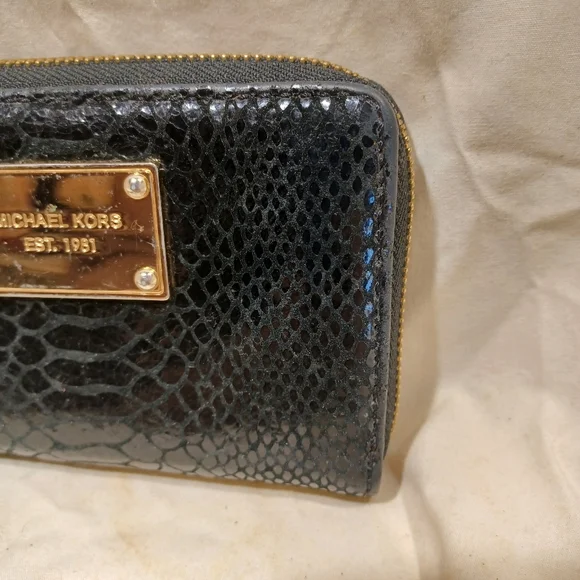 Michael kors wristlet wallet - Picture 3 of 7